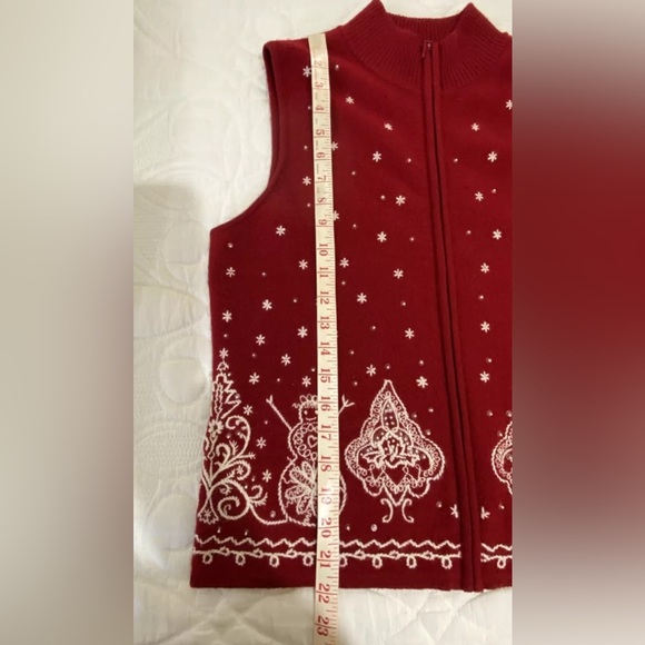 Talbots PM Red Embroidered Merino Wool Holiday Vest - Picture 7 of 9